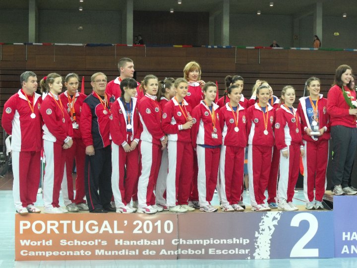 Samo Srbija na postolju sa medaljama.jpg